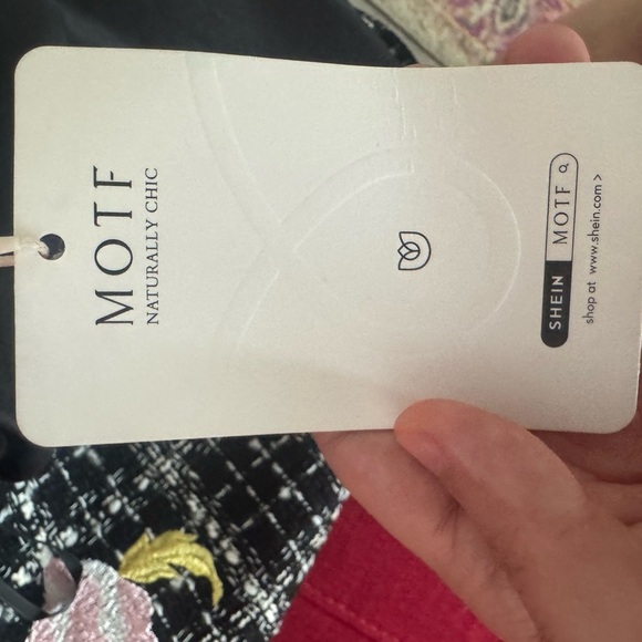 Elegant Black Floral Women's Skirt - Picture 10 of 12